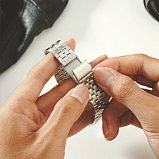 G-SHOCK MTP-B145D-2A2