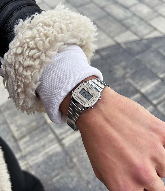 Миниатюрные женские часы Casio LA670WA-7E