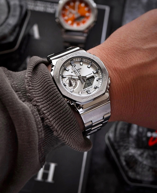 Casio G-Shock GM-2110D-7A — фотообзор модели