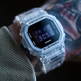 G-SHOCK DW-5600SKE-7E