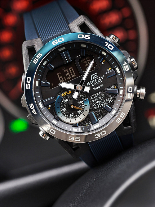 Edifice ECB-40NP-1A спортивный характер с карбоном