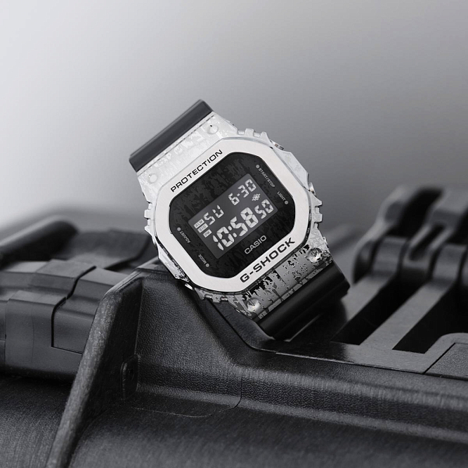 Часы Casio G-Shock GM-5600GC-1E уже в продаже