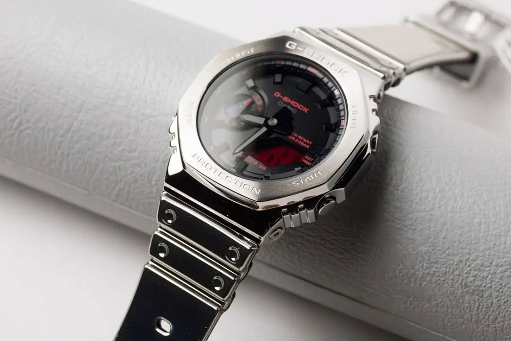 Стальные октагоны G-Shock GM-2100YRA-8A уже в России