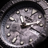 Японские часы Seiko SRPE79K1