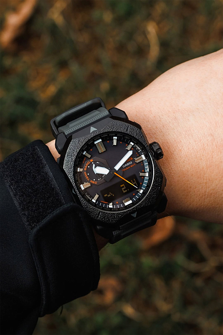Pro Trek PRW-6900BF-1E — детальный фотообзор модели